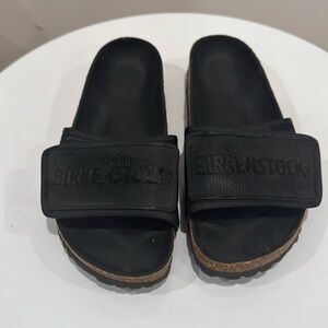 BIRKENSTOCKS SLIDES SZ 8